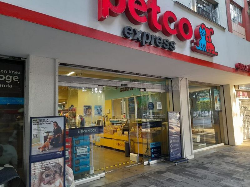 Magazinul de animale Petco instaleaza un antifurt emeno