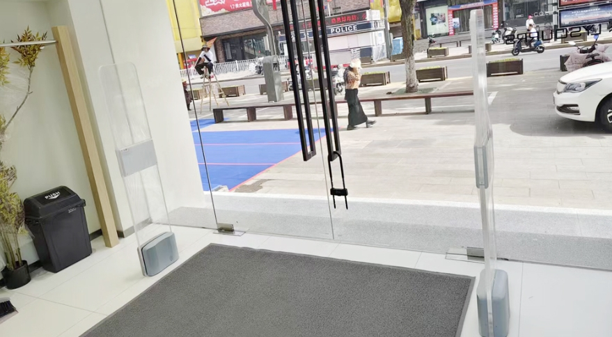 Frecvență dublă AM&RFID: securitate inteligentă pentru industria retailului de îmbrăcăminte.